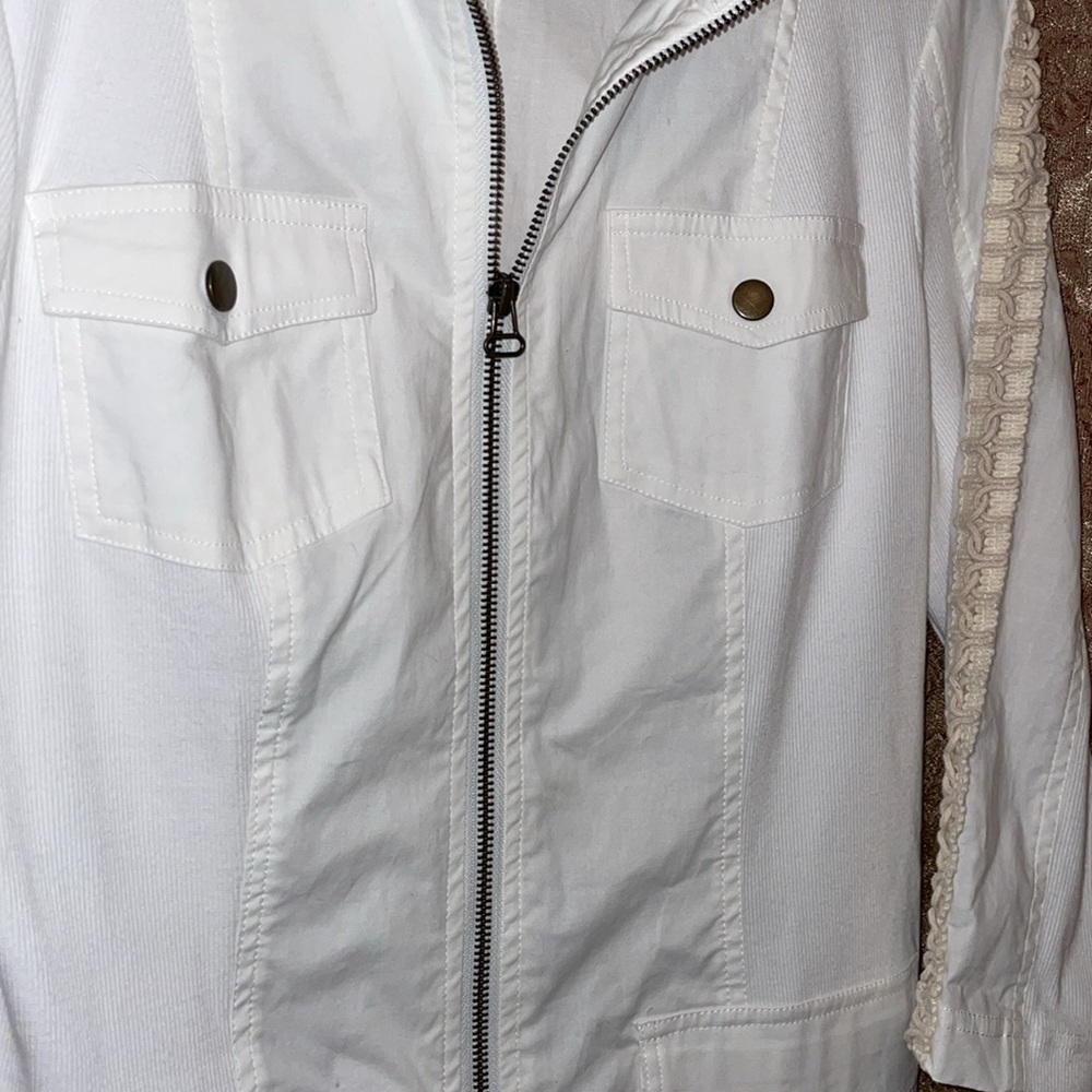 ZENERGY by Chico’s.  White Zip-Up Jacket with Lace Trim.  Size 0. - Picture 3 of 6